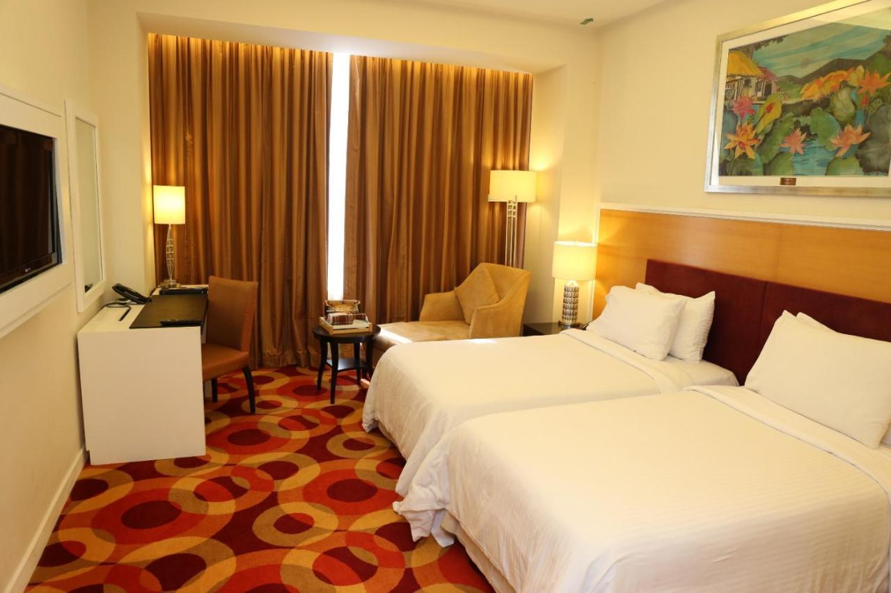 Perdana Kota Bharu Hotel Buitenkant foto
