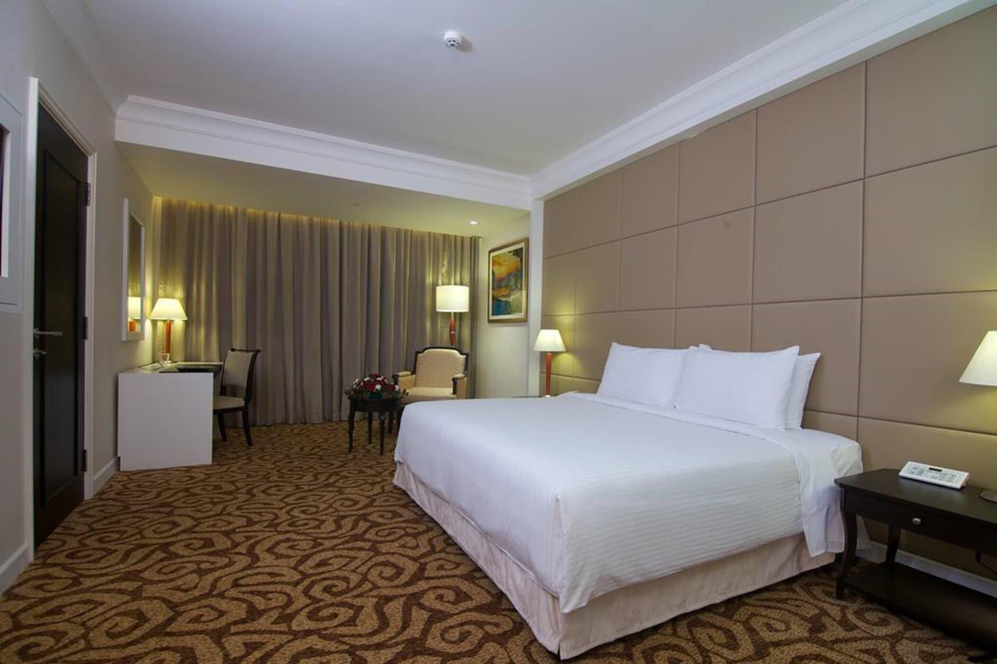 Perdana Kota Bharu Hotel Buitenkant foto