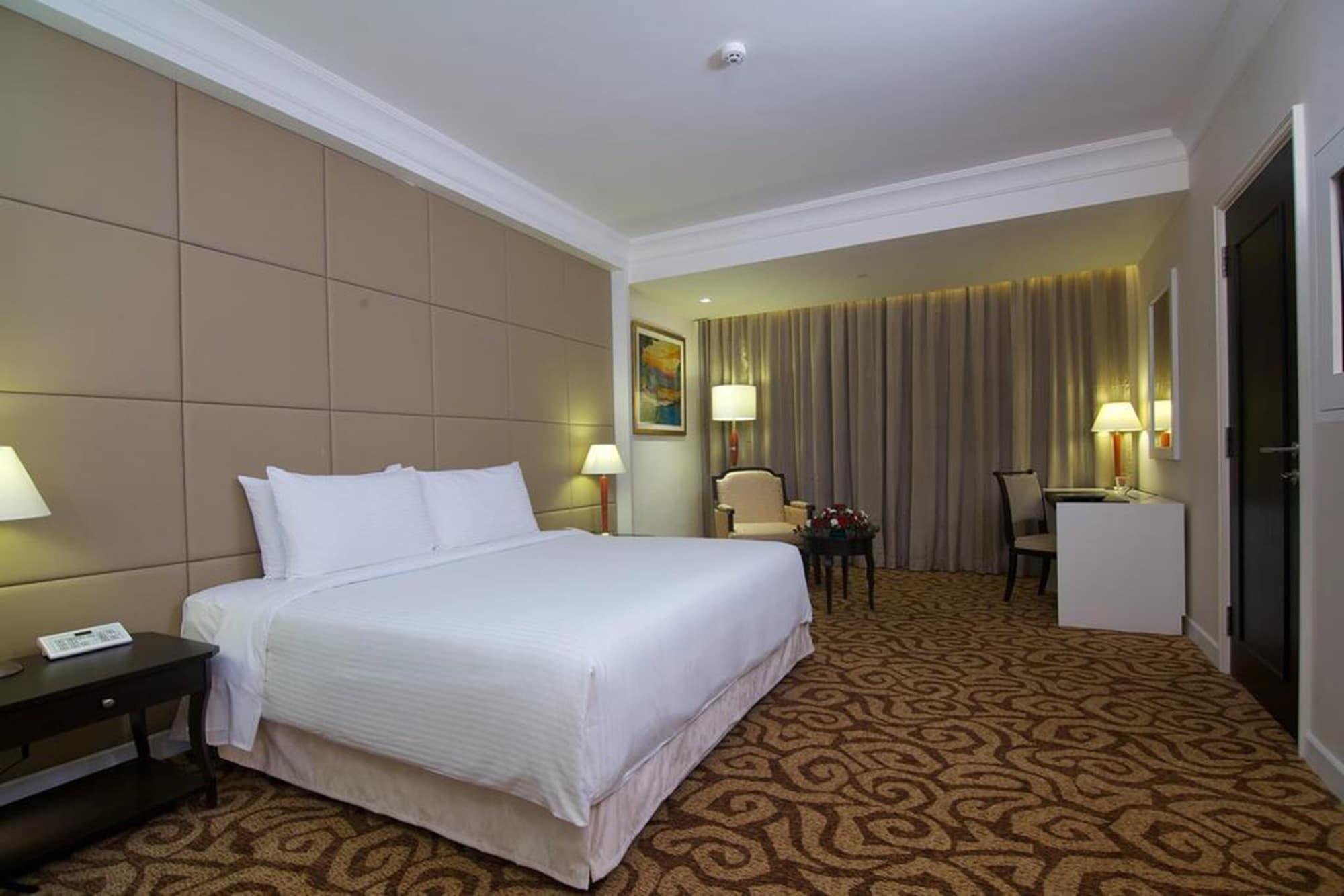 Perdana Kota Bharu Hotel Buitenkant foto
