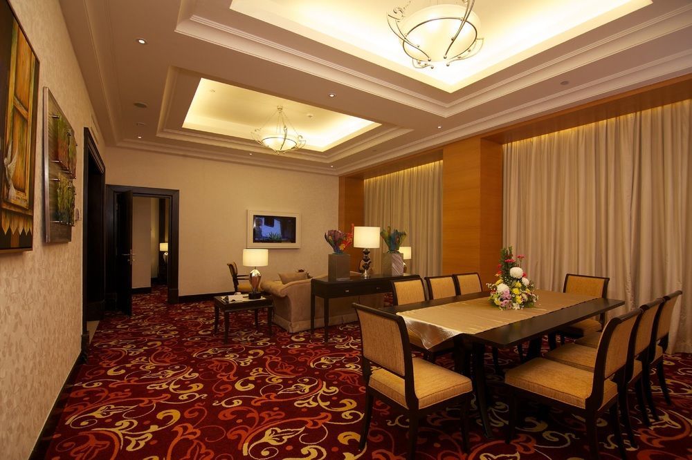 Perdana Kota Bharu Hotel Buitenkant foto