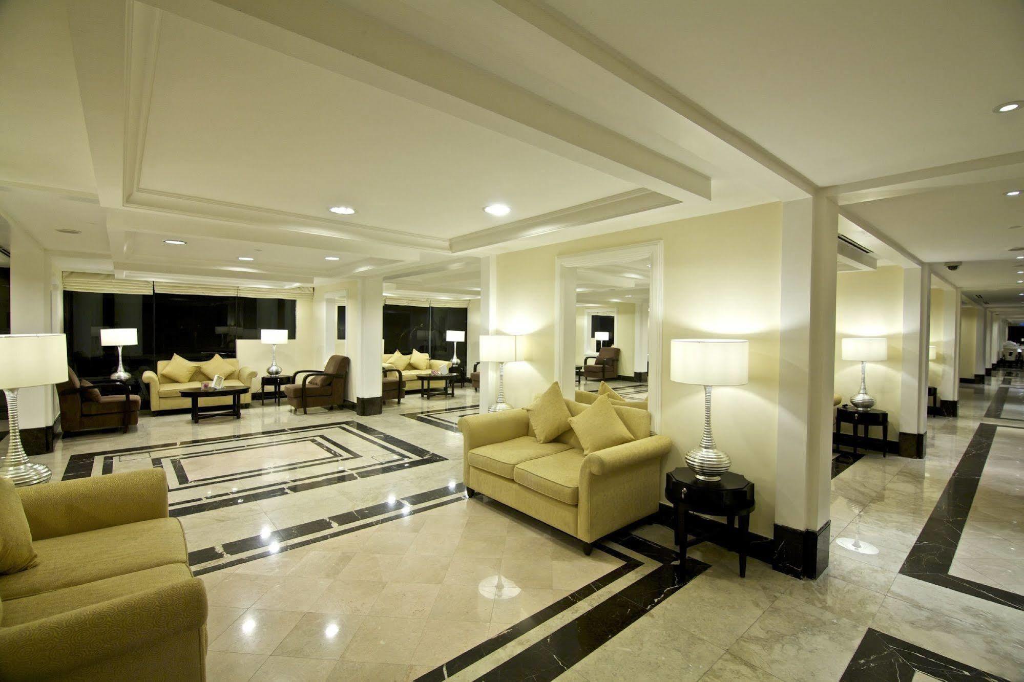 Perdana Kota Bharu Hotel Buitenkant foto